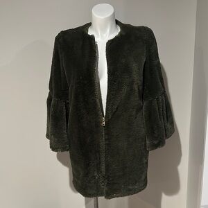 ELVI Boutique Dark Hunter Green Soft zippered jacket with bell sleeves size 10